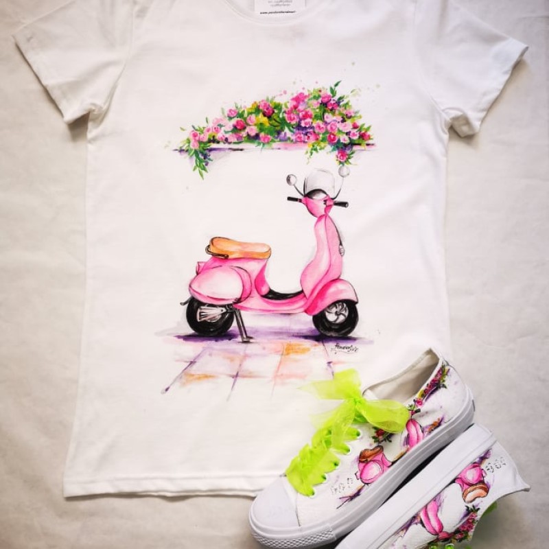 Тениска и рисувани кецове "Vespa pink" Тениска и рисувани кецове "Vespa pink"
