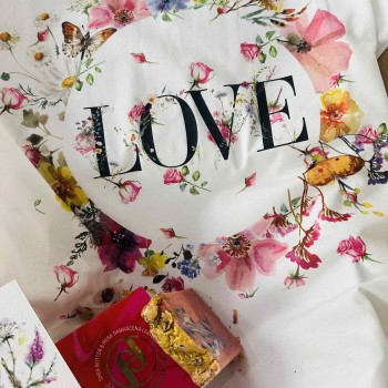 Кутия "LOVE"