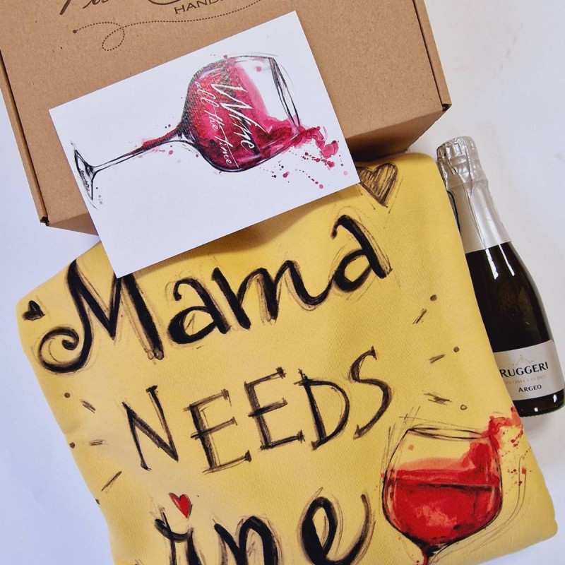 Кутия "Mama needs wine" жълто