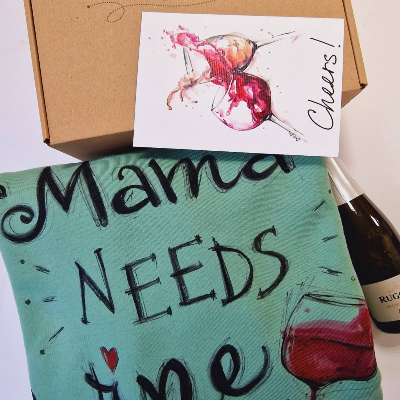 Кутия "Mama needs wine" мента