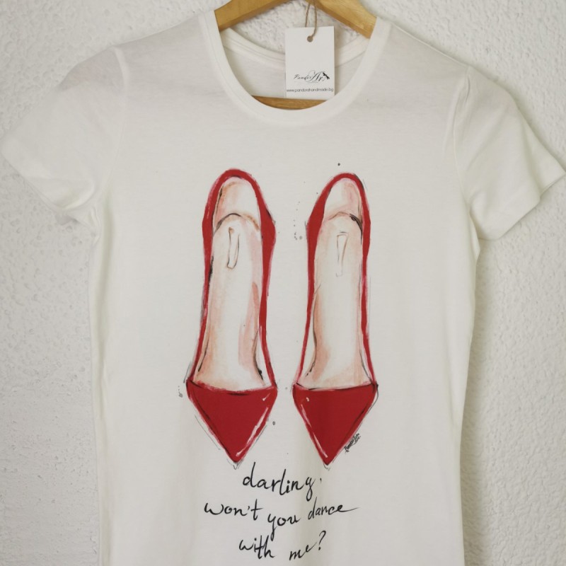Тениска "Red shoes"